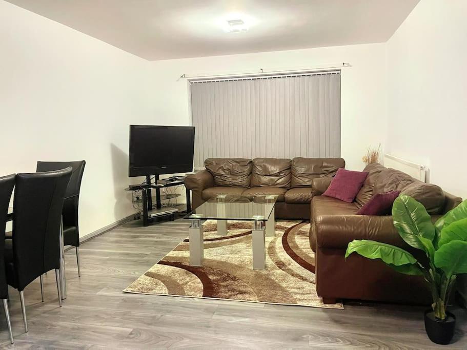 Lovely 3 Bed Ground Floor Apartment Near Qe Hospital Harborne Birmingham New Exterior foto